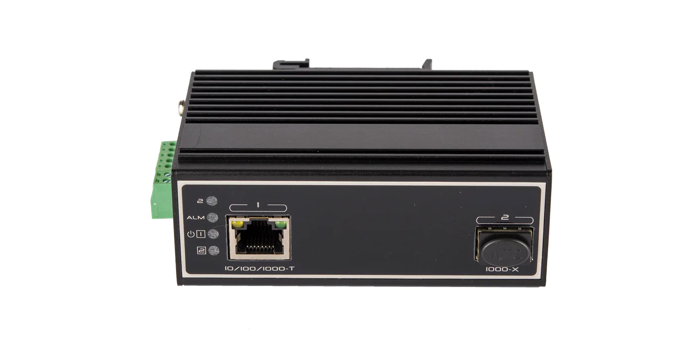 Медиаконвертер и SFP модуль UTP 10/100/1000 Мбит/с SFP 1000 Мбит/с NIKOMAX — фото